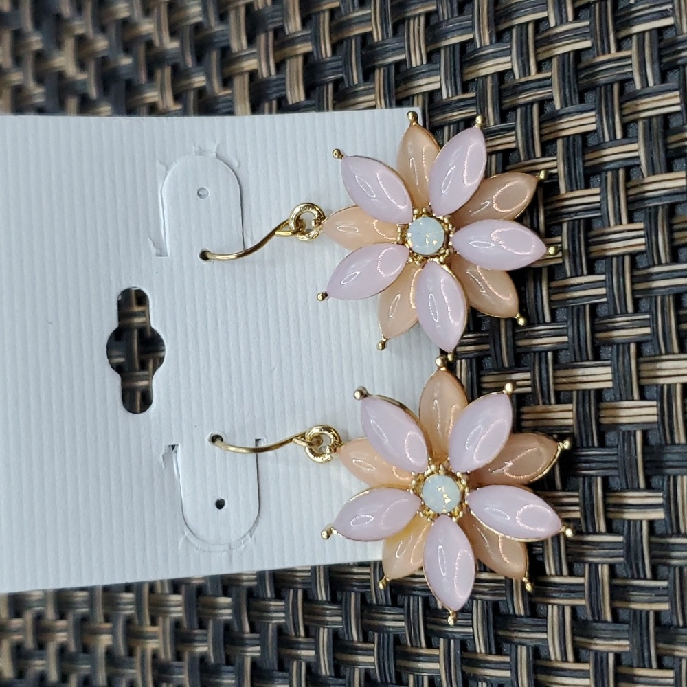 NWOT Flower Epoxy Enamel Gold Plated Dangles